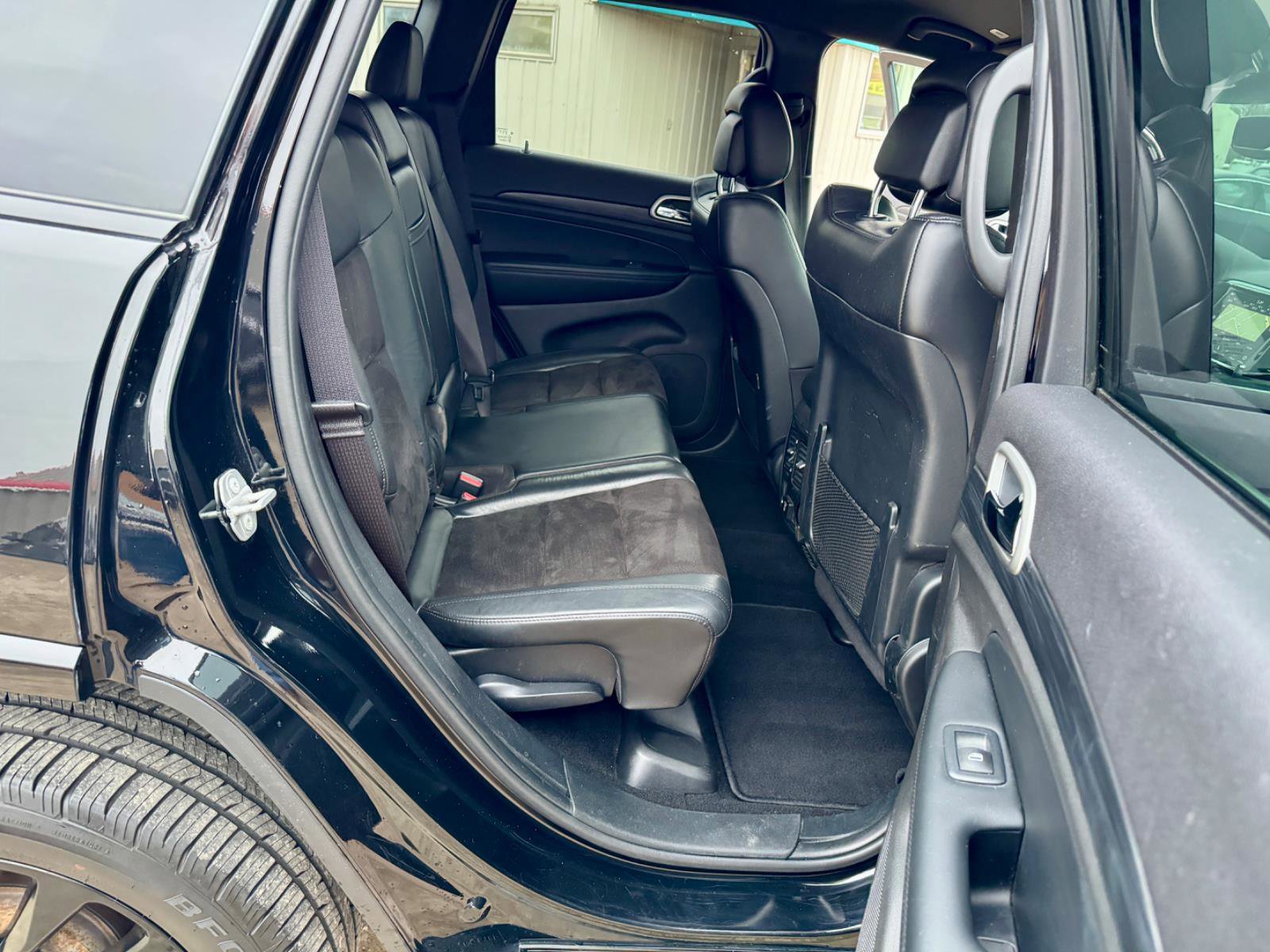 Used 2020 Jeep Grand Cherokee Altitude image 24