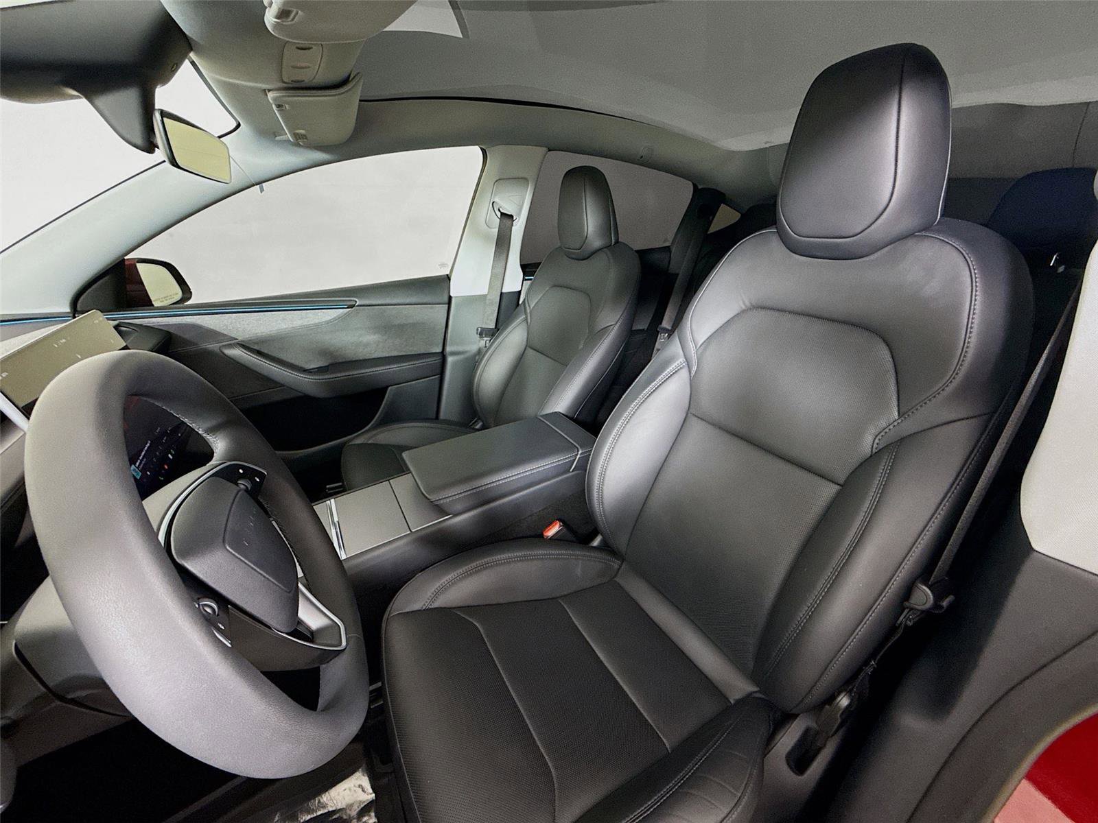 Used 2026 Tesla Model Y Long Range image 4