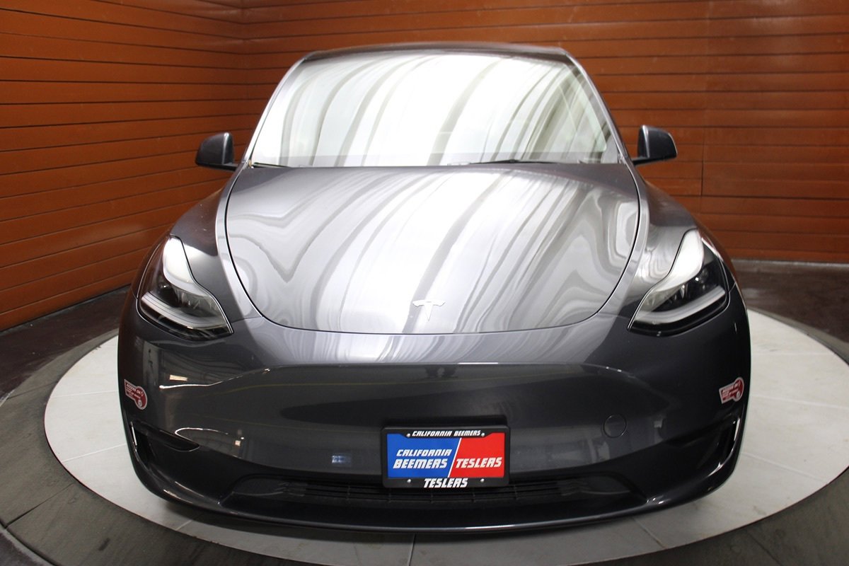 Used 2024 Tesla Model Y Long Range AWD/4WD image 3
