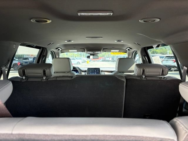 Used 2023 Chevrolet Tahoe Z71 AWD/4WD image 33