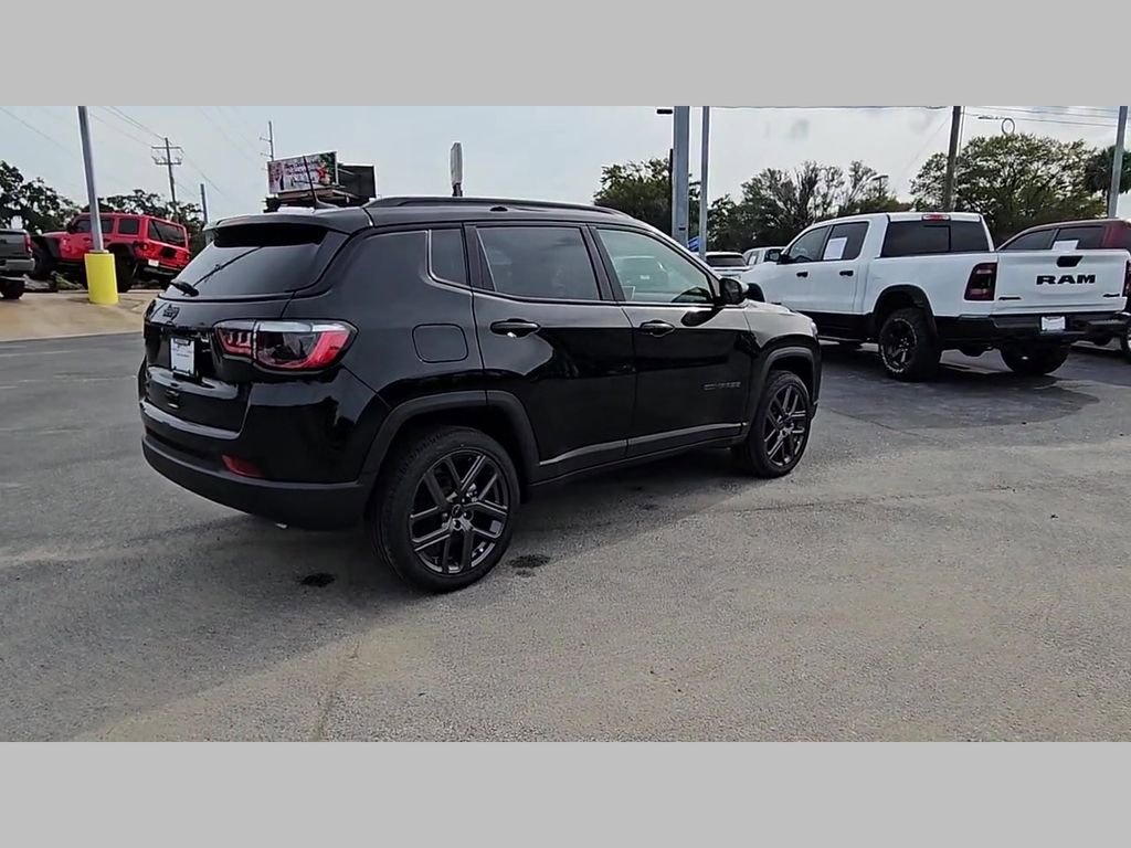 New 2026 Jeep Compass Latitude image 30