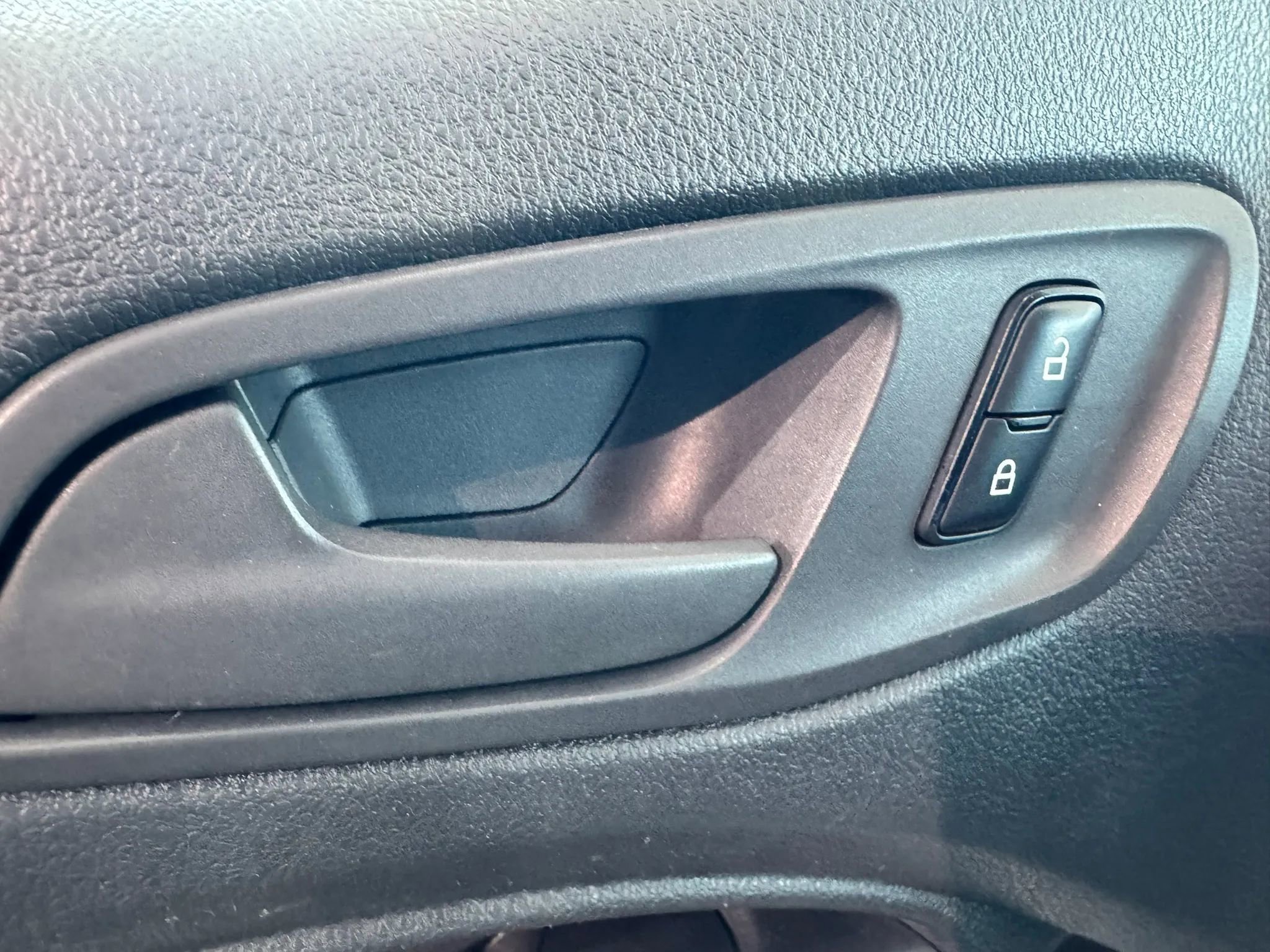 Used 2015 Ford Transit Connect XL FWD image 14