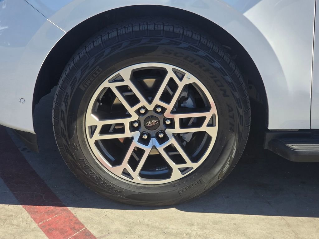 Used 2025 Ford Expedition Max Active image 31