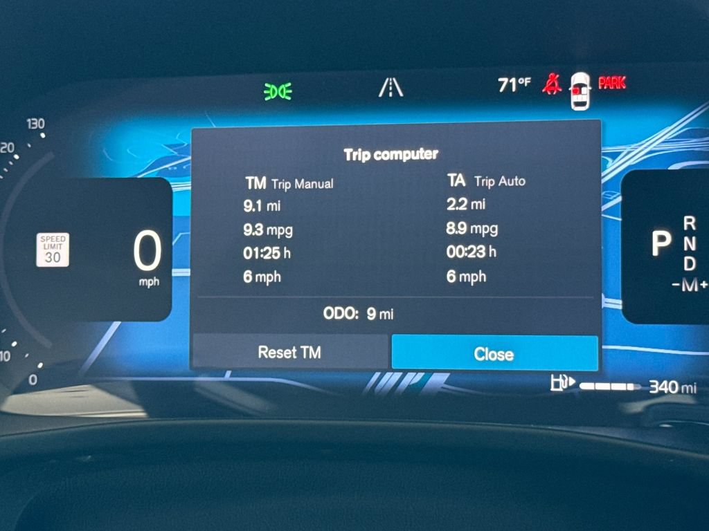 New 2026 Volvo XC40 B5 Plus w/ Protection Package Premier AWD/4WD image 27