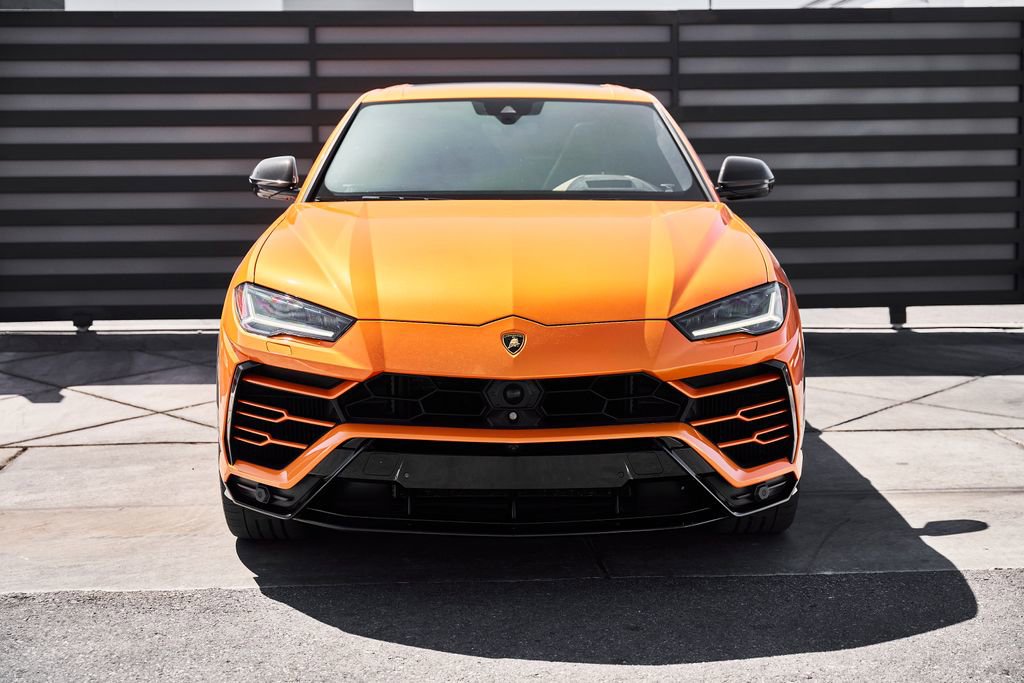 Used 2022 Lamborghini Urus AWD/4WD image 16