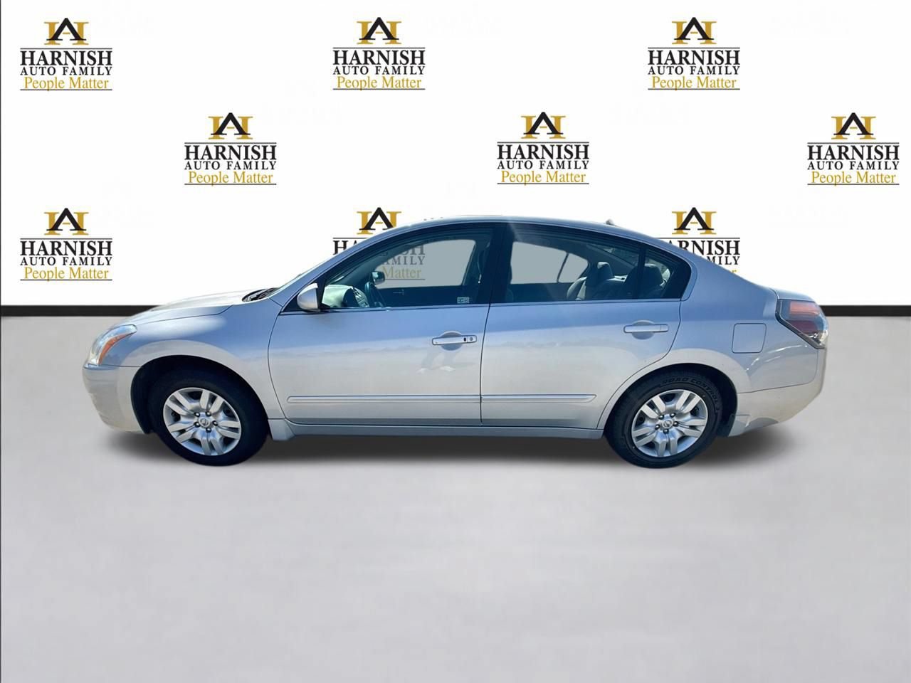 Used 2011 Nissan Altima 2.5 S FWD image 2