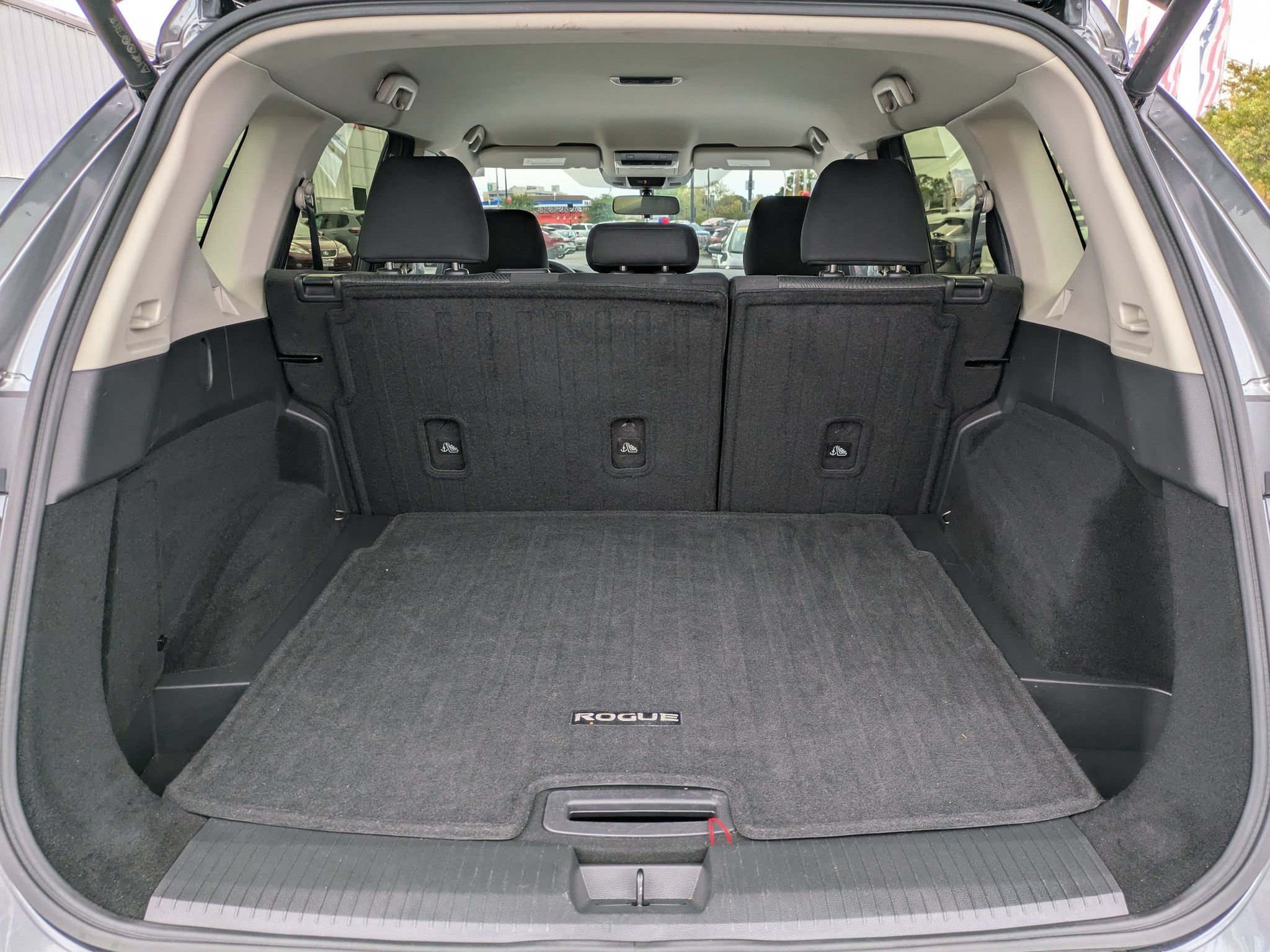 Certified 2025 Nissan Rogue SV FWD image 14