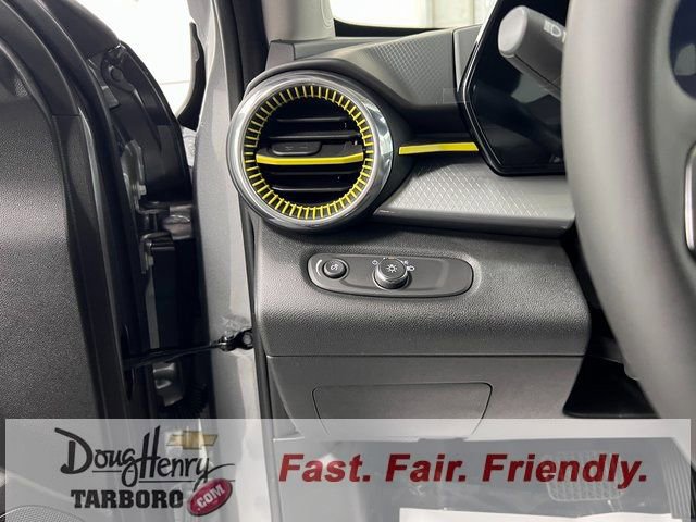 New 2026 Chevrolet Trax LT w/ LT Convenience Package image 27