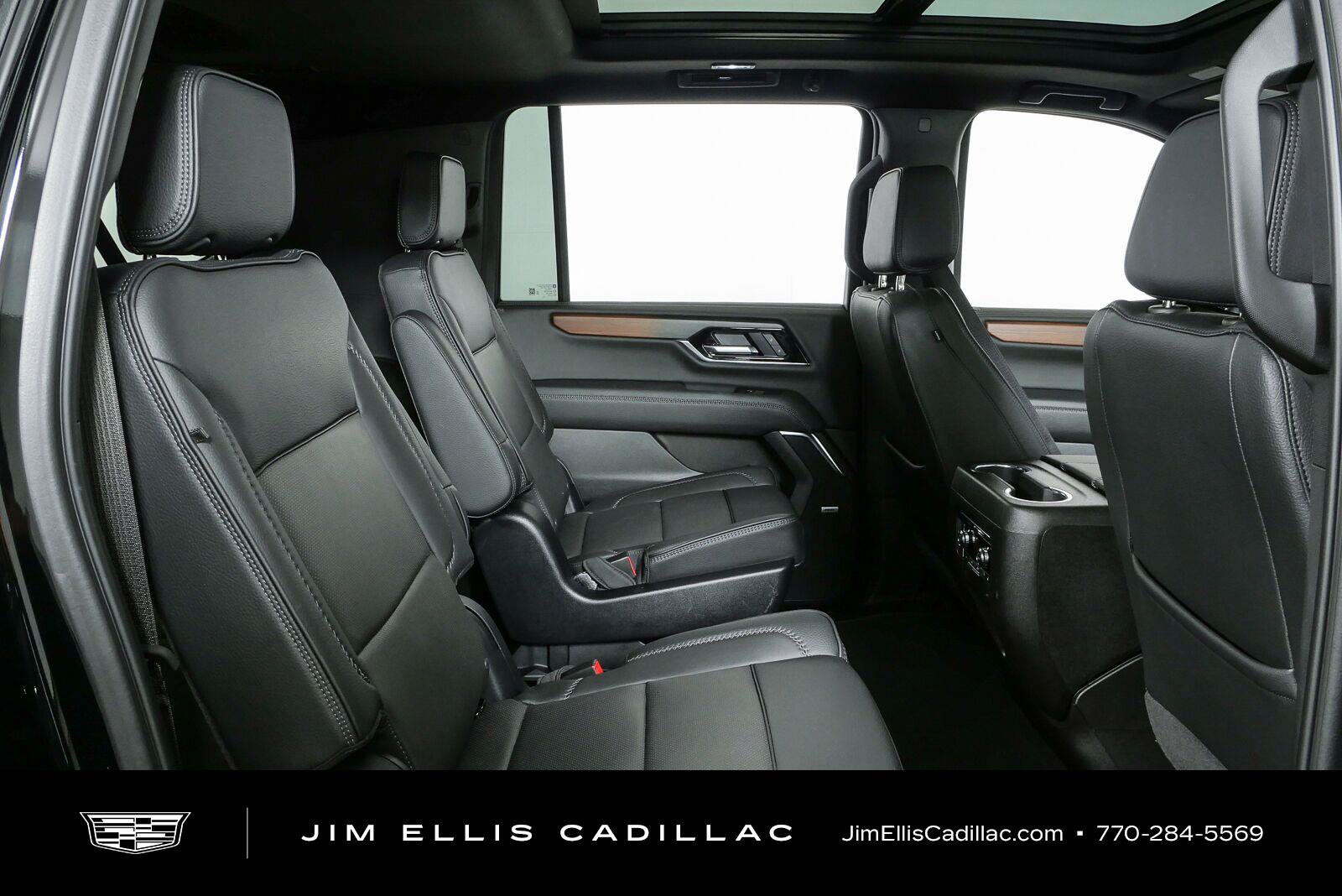 Used 2025 GMC Yukon XL Denali w/ Sun & Power Step Package AWD/4WD image 21