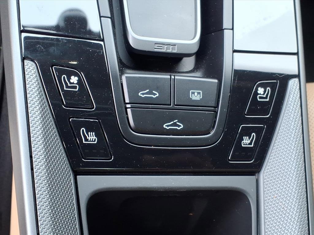 Used 2020 Porsche 911 Carrera S image 6