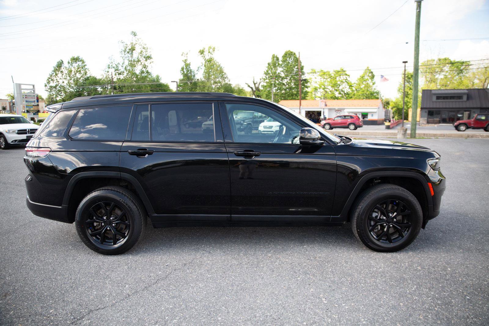 Used 2024 Jeep Grand Cherokee L Laredo video 2