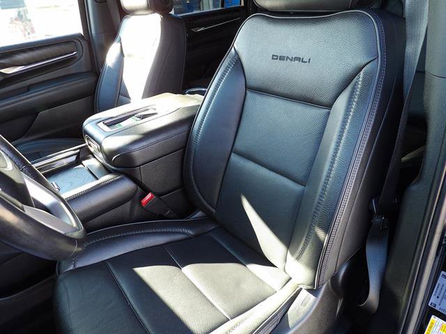 Certified 2022 GMC Yukon XL Denali w/ Denali Premium Package AWD/4WD image 10