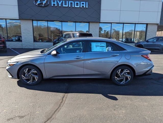 Used 2024 Hyundai Elantra SEL w/ Convenience Package FWD image 6
