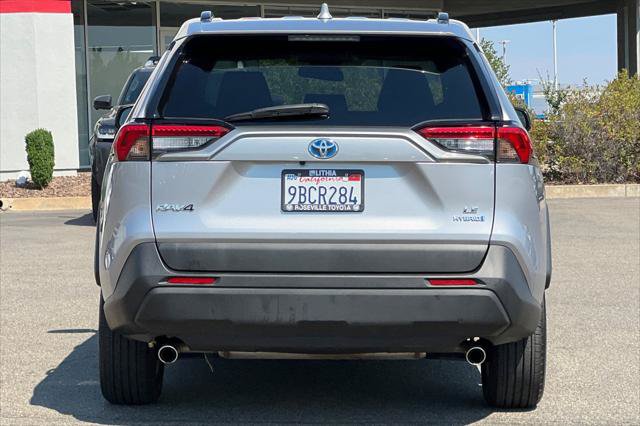 Certified 2022 Toyota RAV4 LE AWD/4WD image 8