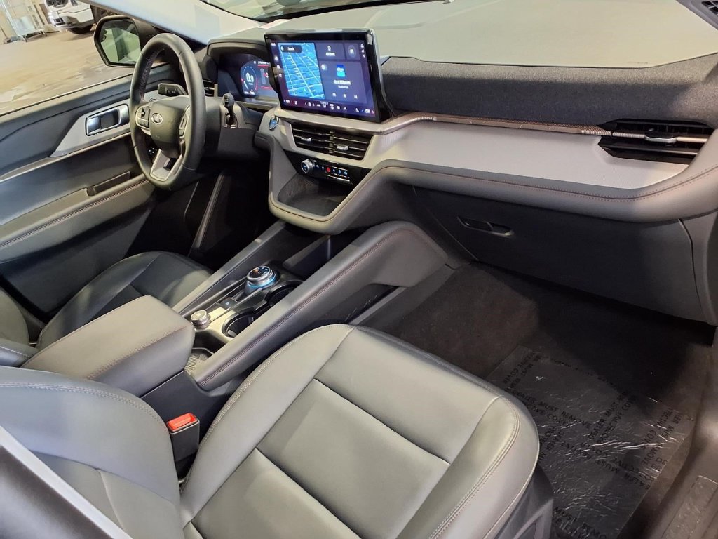 Used 2026 Ford Explorer Active w/ Active Comfort Package RWD image 34