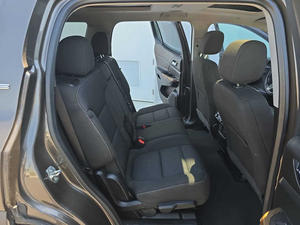 Used 2020 GMC Acadia SLE w/ Driver Convenience Package FWD image 17