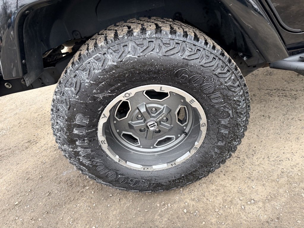 Used 2013 Jeep Wrangler Unlimited Sahara image 12