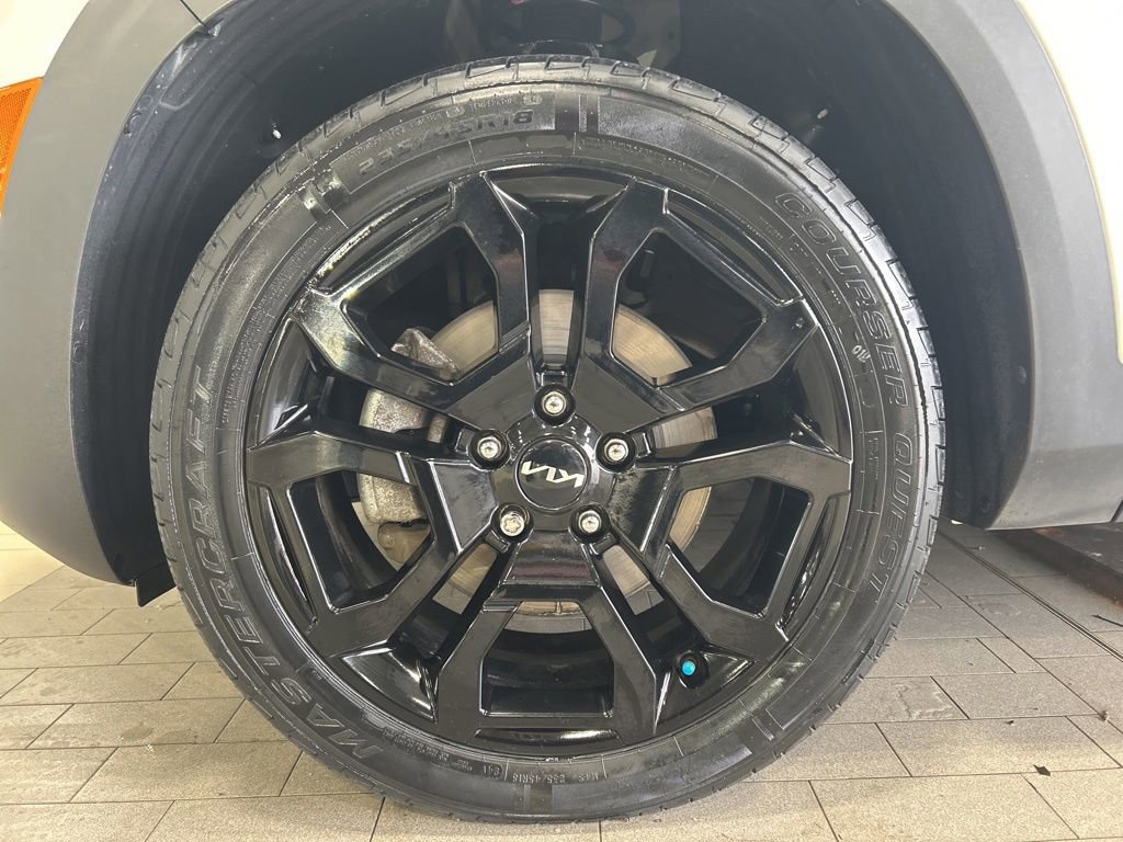 Certified 2024 Kia Seltos X-Line image 24