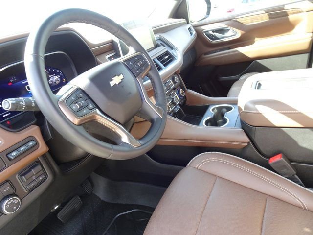 Used 2023 Chevrolet Tahoe High Country AWD/4WD image 14