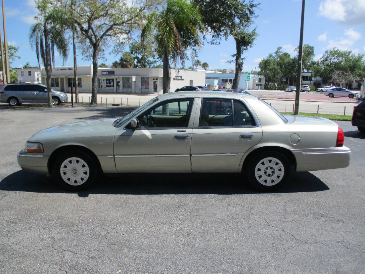 Used 2005 Mercury Grand Marquis GS image 5
