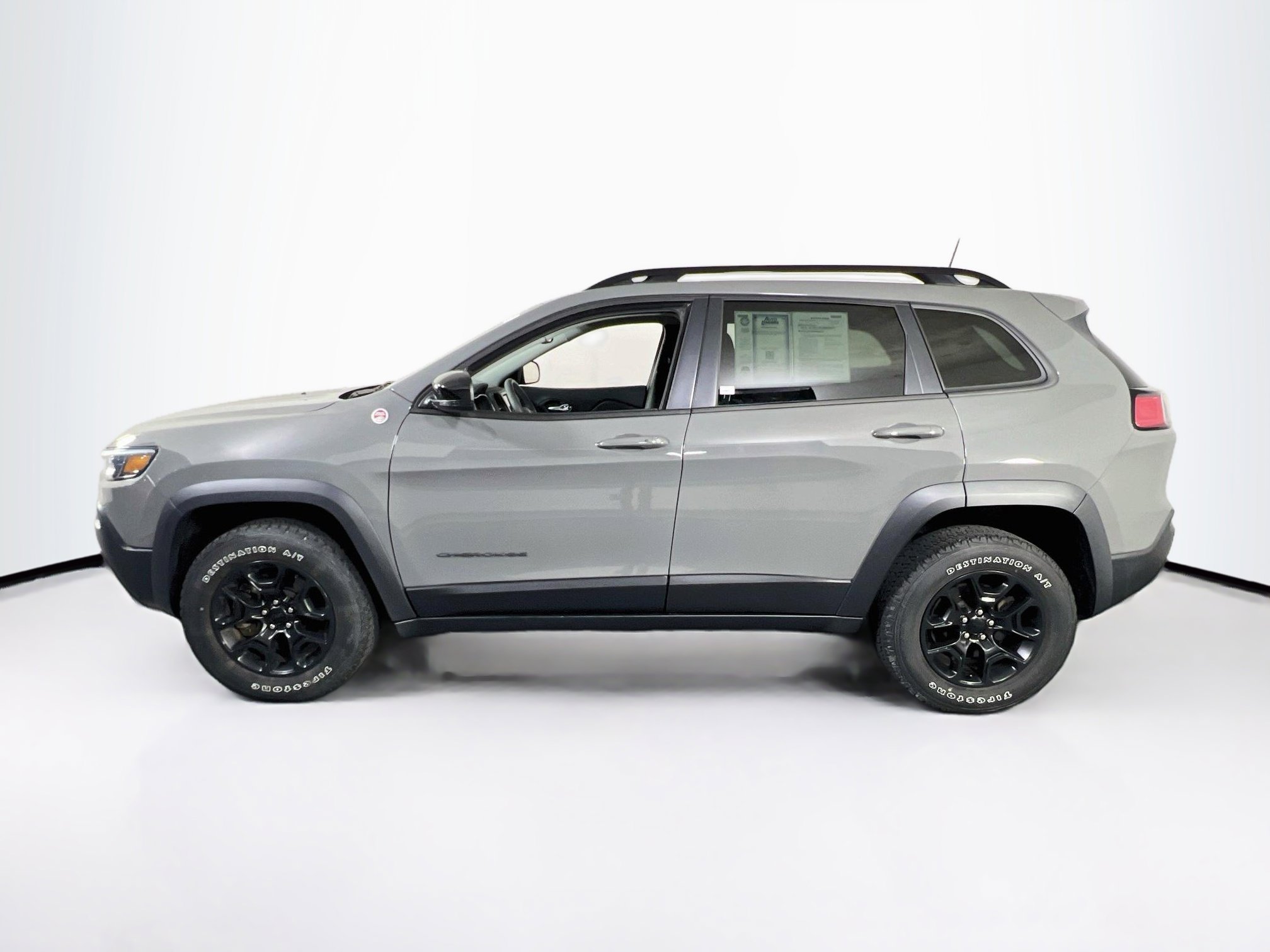 Used 2022 Jeep Cherokee Trailhawk w/ Trailer Tow Group AWD/4WD image 8