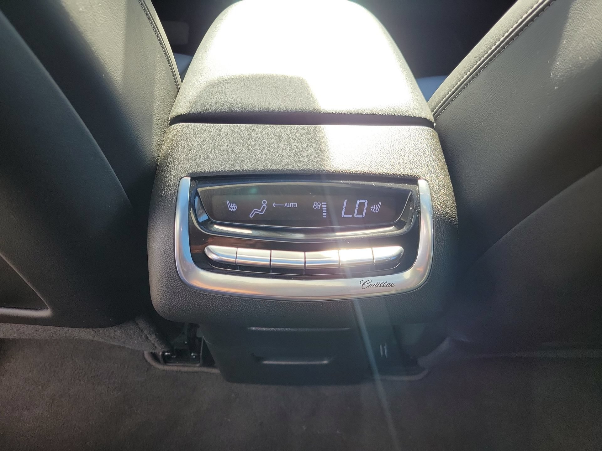 Used 2024 Cadillac XT6 Premium Luxury FWD image 22