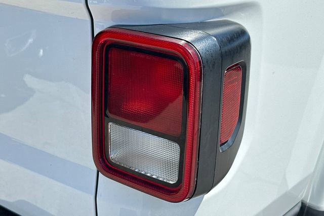 Used 2022 Jeep Gladiator Mojave image 12