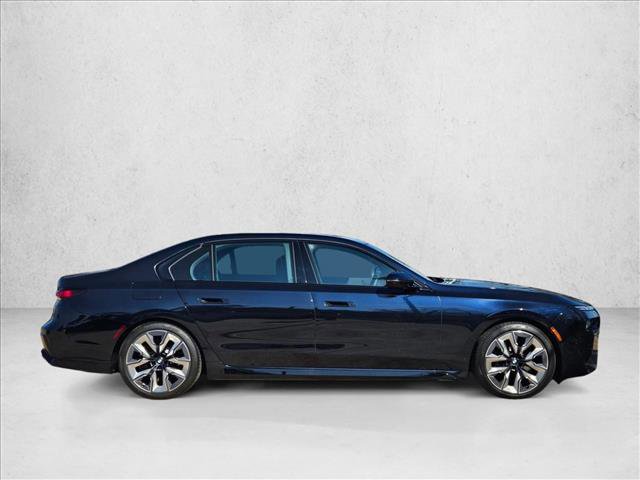 Used 2025 BMW 760i xDrive image 4