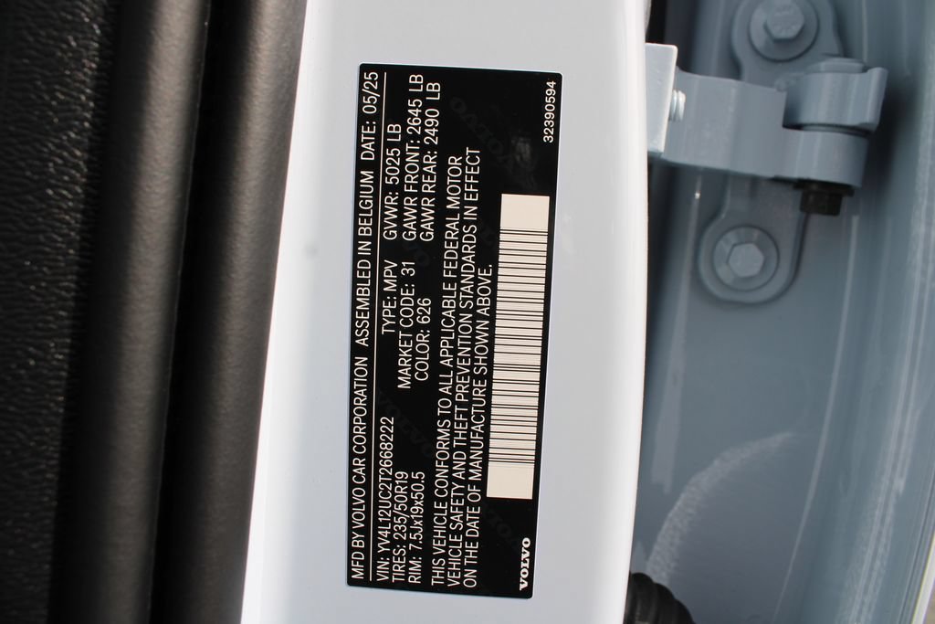 Used 2026 Volvo XC40 B5 Plus w/ Protection Package Premier AWD/4WD image 32
