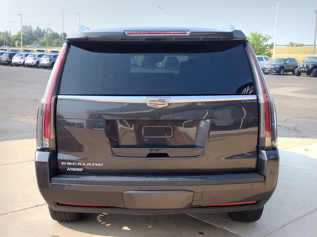 Used 2016 Cadillac Escalade Platinum AWD/4WD image 6