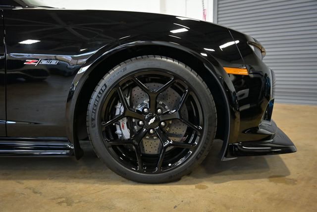 Used 2015 Chevrolet Camaro Z/28 RWD image 19