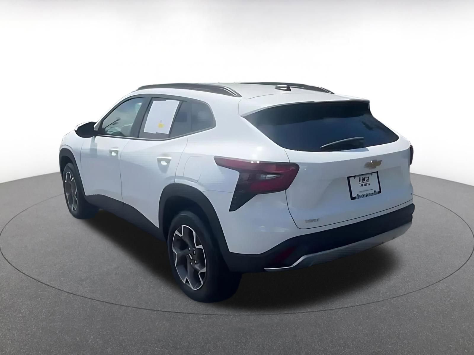 Used 2025 Chevrolet Trax LT w/ LT Convenience Package FWD image 11