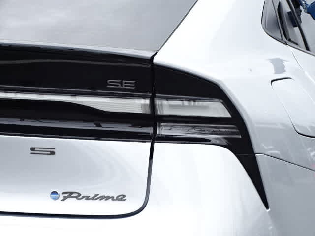 Certified 2023 Toyota Prius Prime FWD image 13