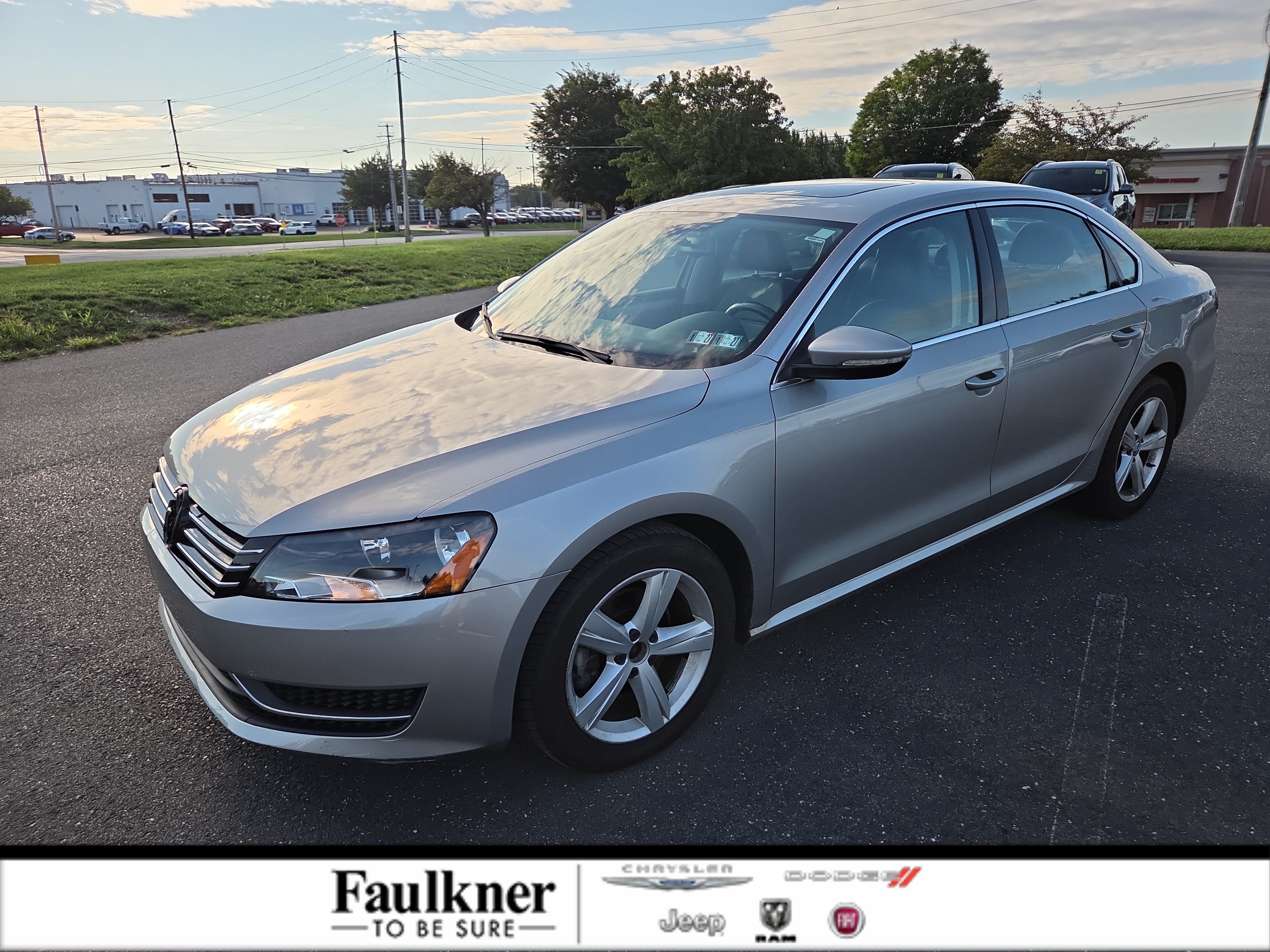 Used 2012 Volkswagen Passat 2.5 SE FWD image 1