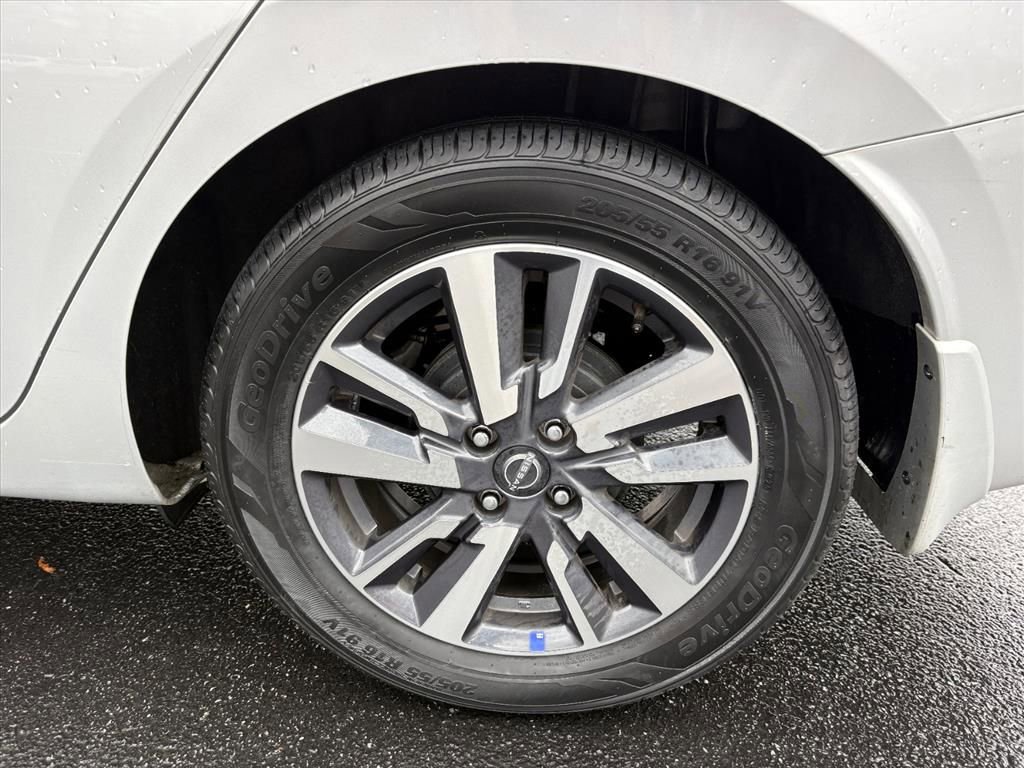 Certified 2024 Nissan Versa SV w/ Trunk Package image 27