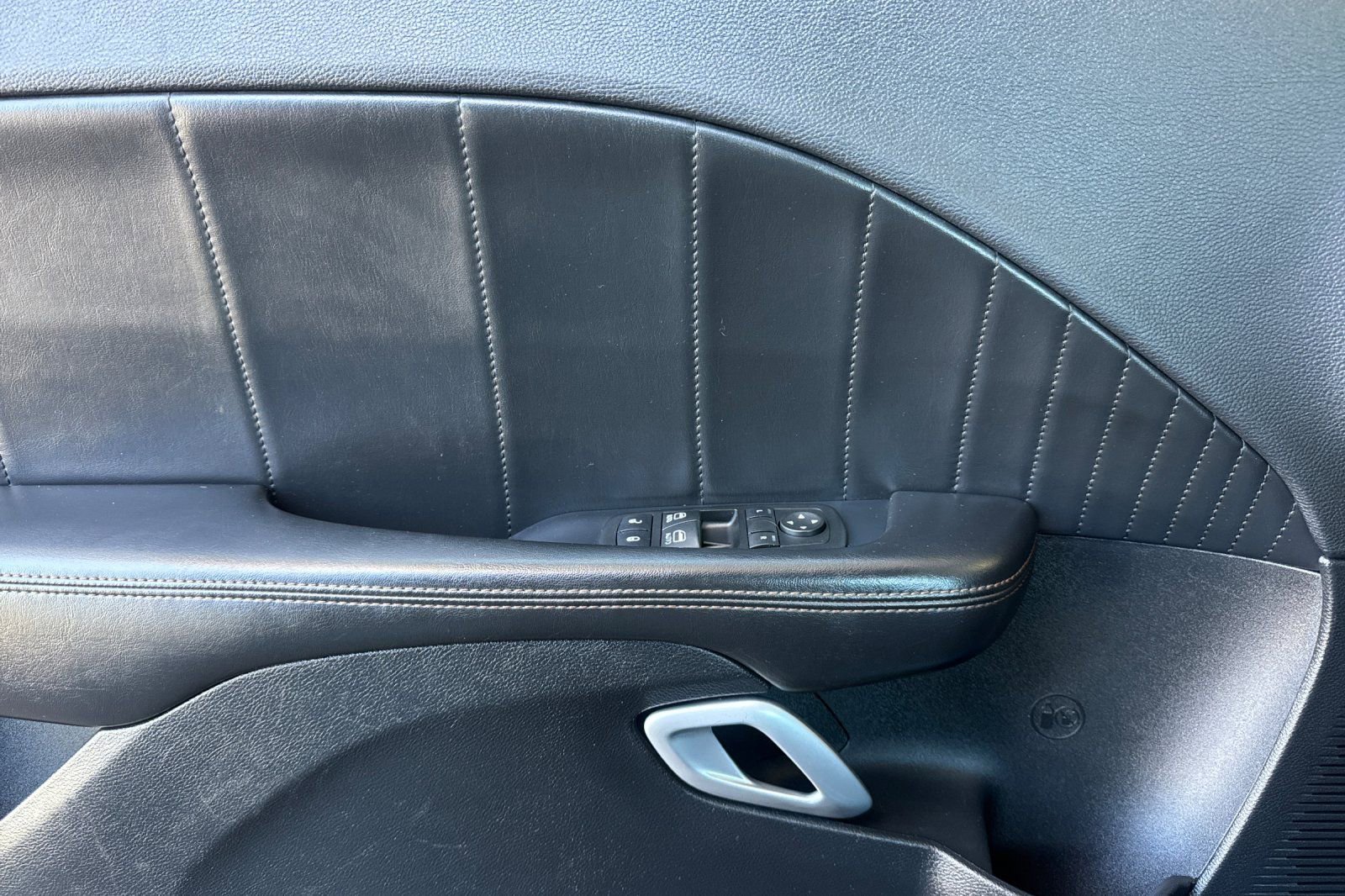Used 2015 Dodge Challenger R/T Scat Pack RWD image 10