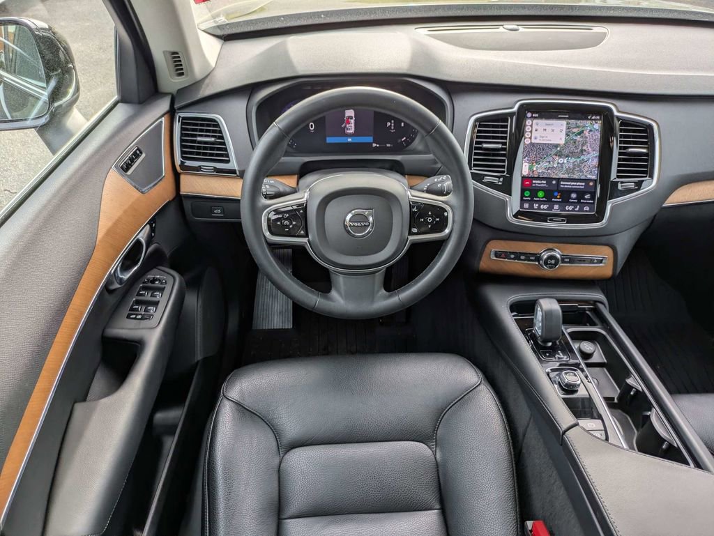 Certified 2023 Volvo XC90 B5 Plus w/ Protection Package Premier AWD/4WD image 17