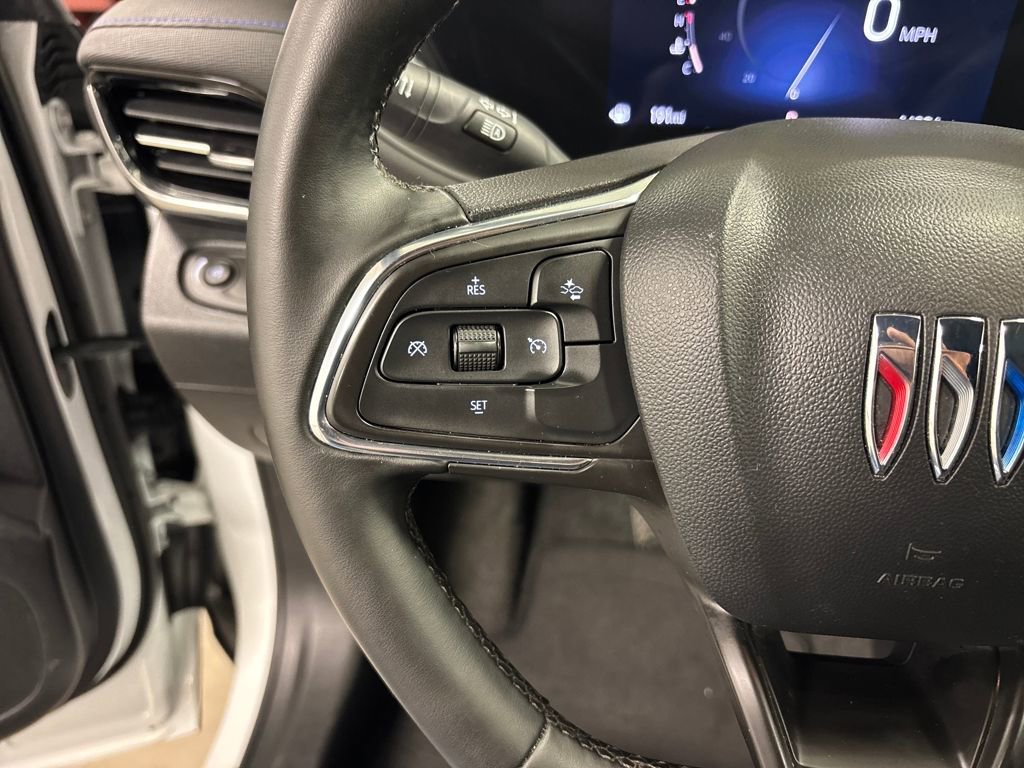 Used 2025 Buick Envista Sport Touring image 31