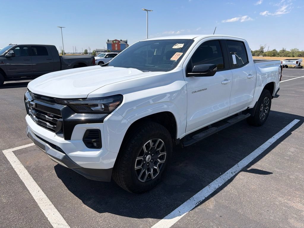 Used 2024 Chevrolet Colorado Z71 AWD/4WD image 6