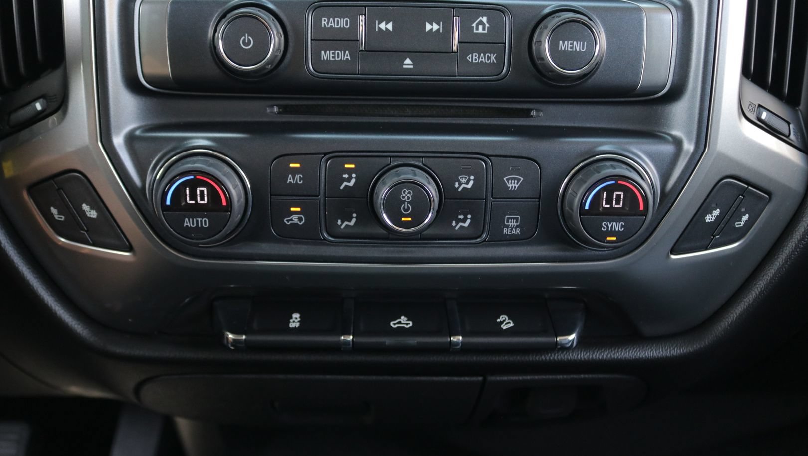 Used 2018 Chevrolet Silverado 1500 LT w/ All Star Edition AWD/4WD image 25