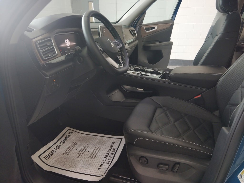 Certified 2025 Volkswagen Atlas SE image 12