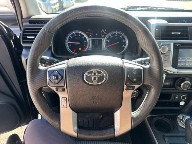 Used 2015 Toyota 4Runner SR5 AWD/4WD image 10