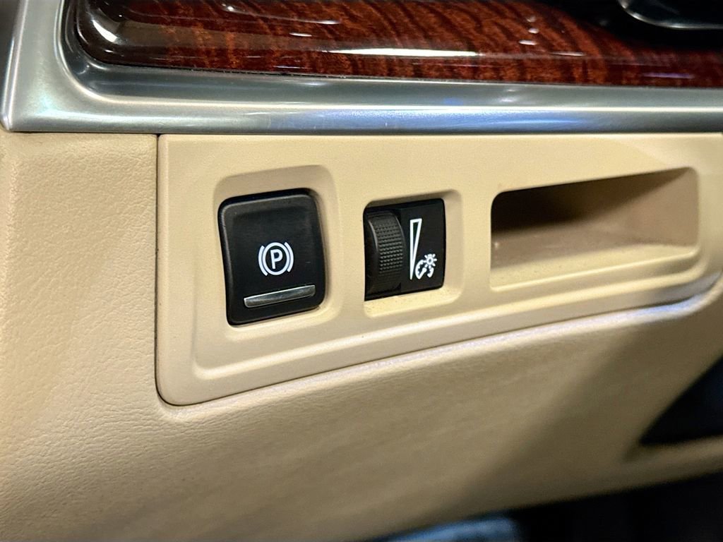 Used 2018 Cadillac XT5 Luxury w/ Driver Awareness Package image 10