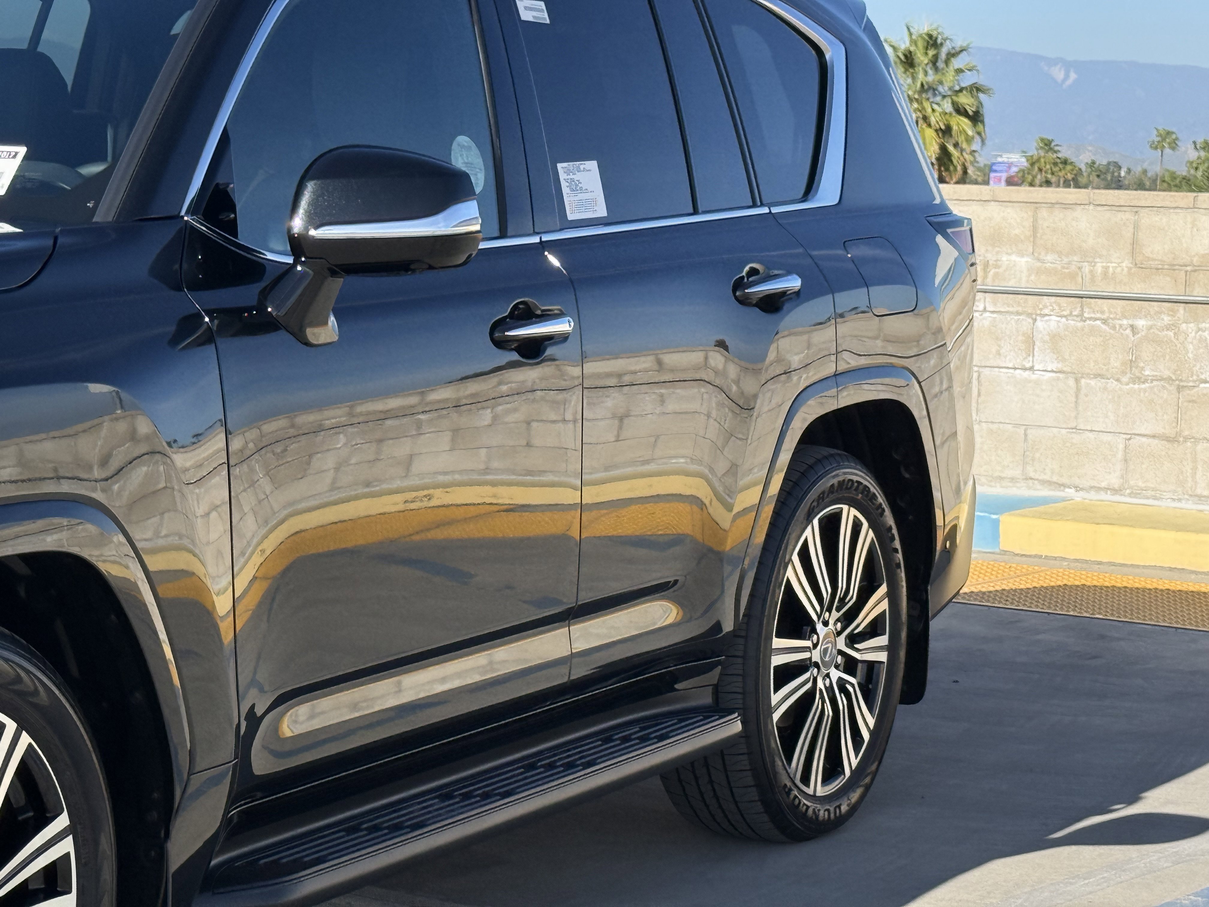 New 2026 Lexus LX 700h Luxury image 8