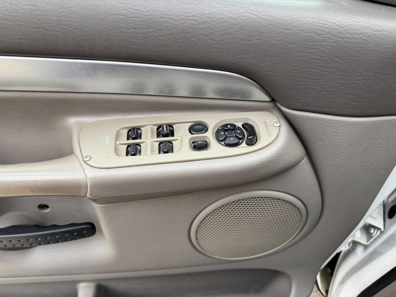 Used 2004 Dodge Ram 3500 Truck SLT image 12