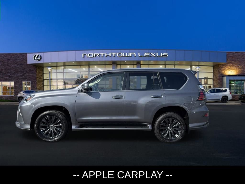Used 2023 Lexus GX 460 Premium w/ Accessory Package image 2