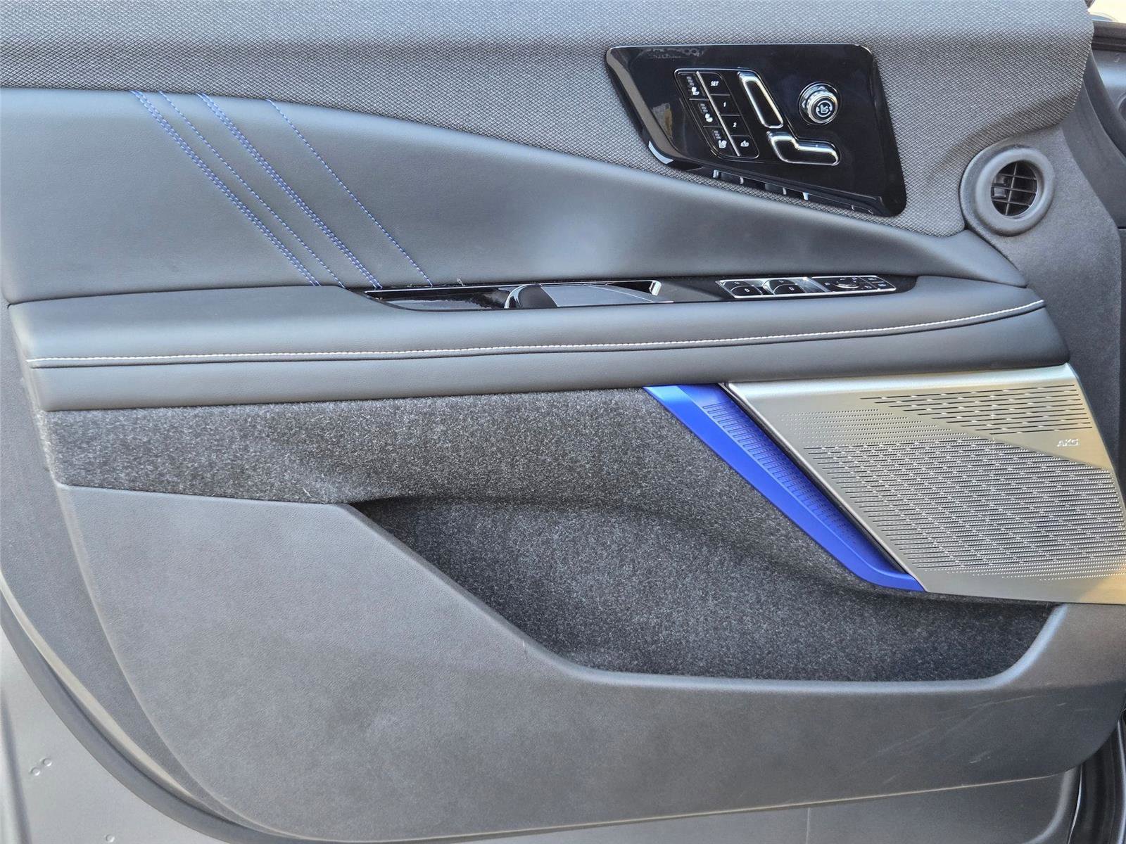 New 2026 Cadillac Optiq V w/ Magnus Launch Edition AWD/4WD image 25