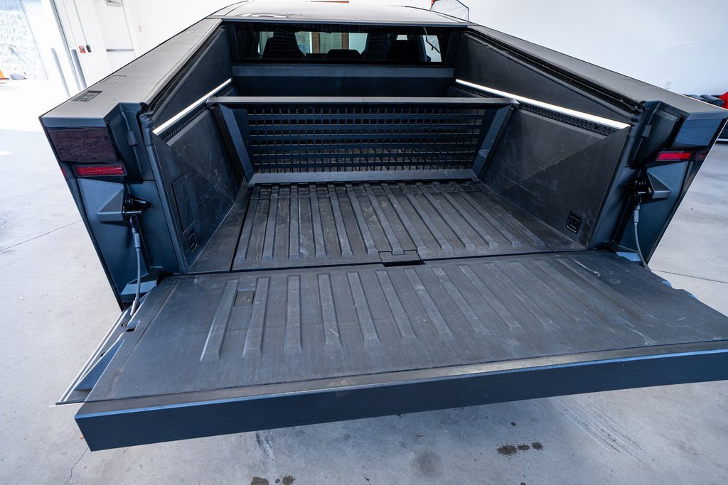 Used 2024 Tesla Cybertruck AWD Crew Cab image 49