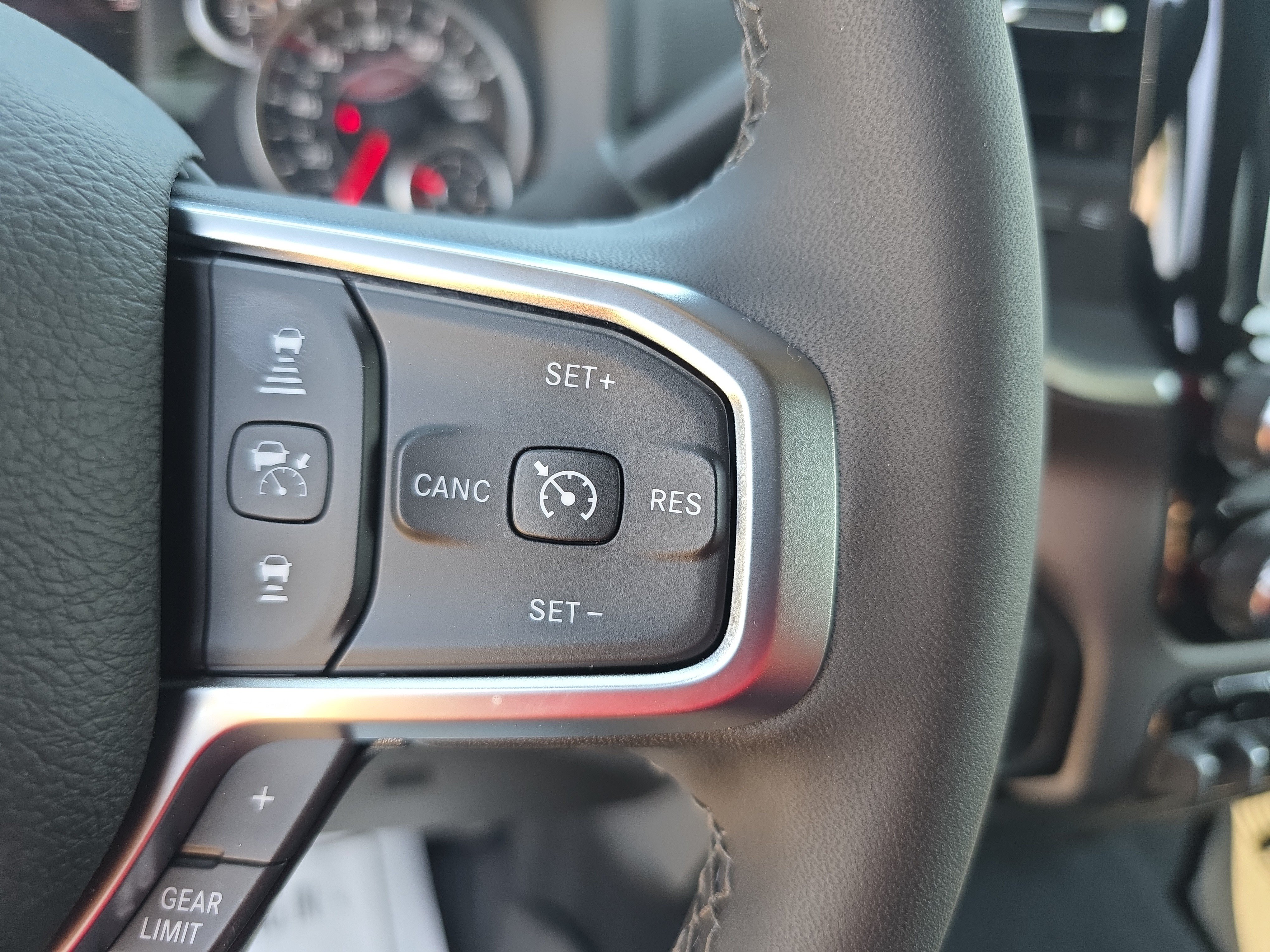 Used 2025 RAM 3500 Big Horn AWD/4WD image 19