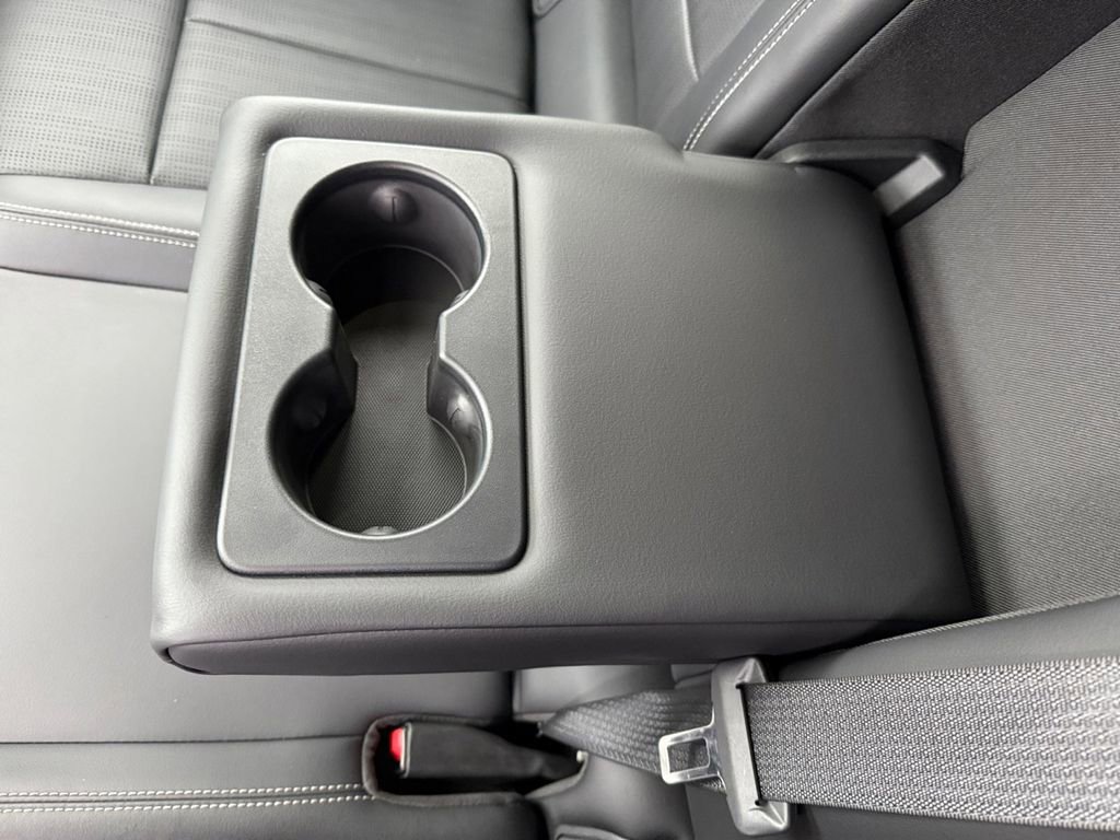 Used 2024 Cadillac Lyriq Luxury image 28